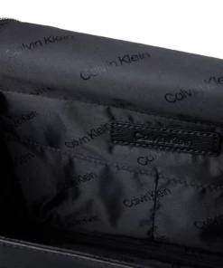 Calvin Klein CLASSIC REPREVE WASHBAG W/HANGER Toiletry Bags For Men Ck Black 9 Calvin Klein CLASSIC REPREVE WASHBAG W/HANGER Toiletry Bags For Men Ck Black -men bags sale shop ckmk50k508514 cckblack vbax 6