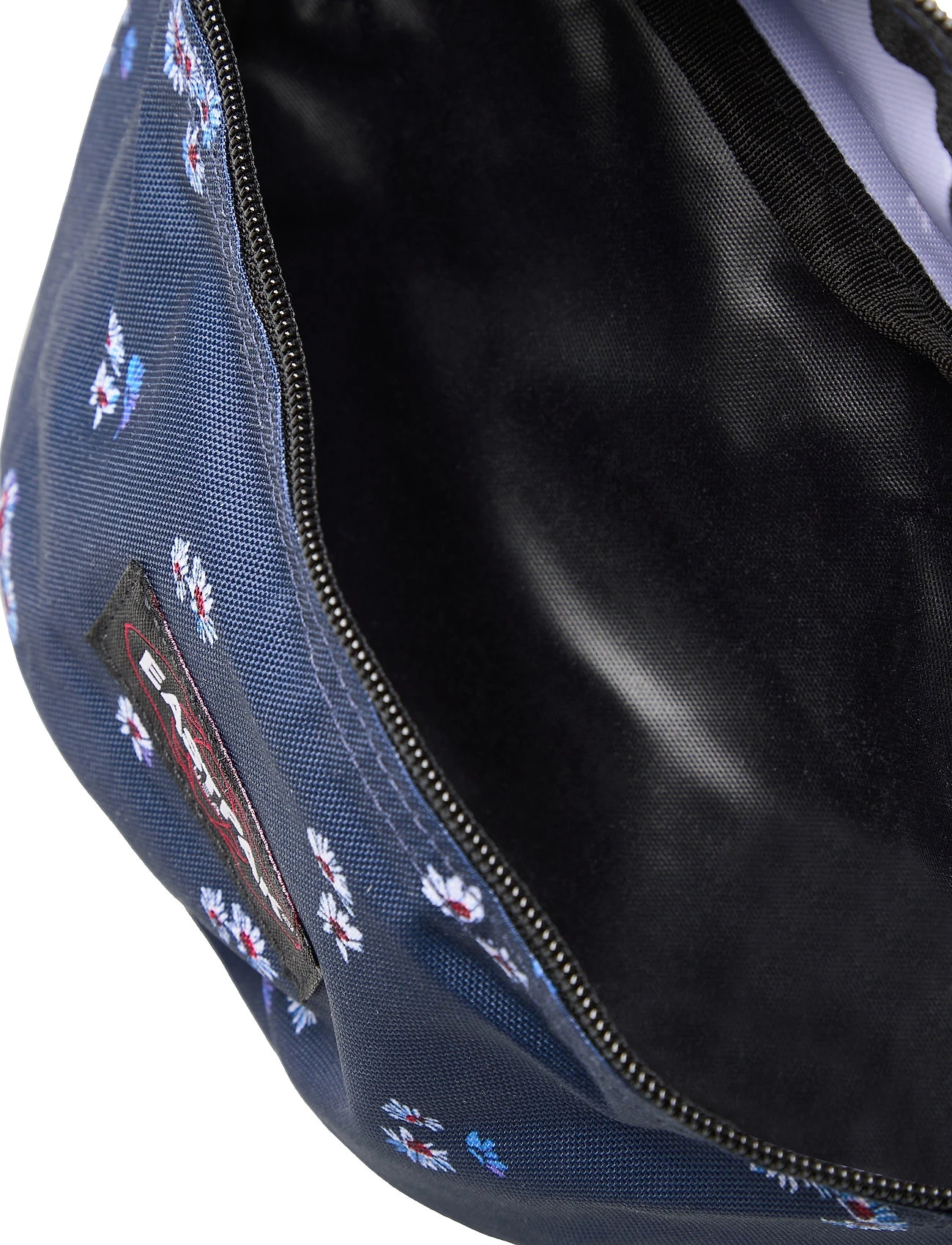 Eastpak SPRINGER Bum Bags For Men Bliss Cloud 5 Eastpak SPRINGER Bum Bags For Men Bliss Cloud - Image 5