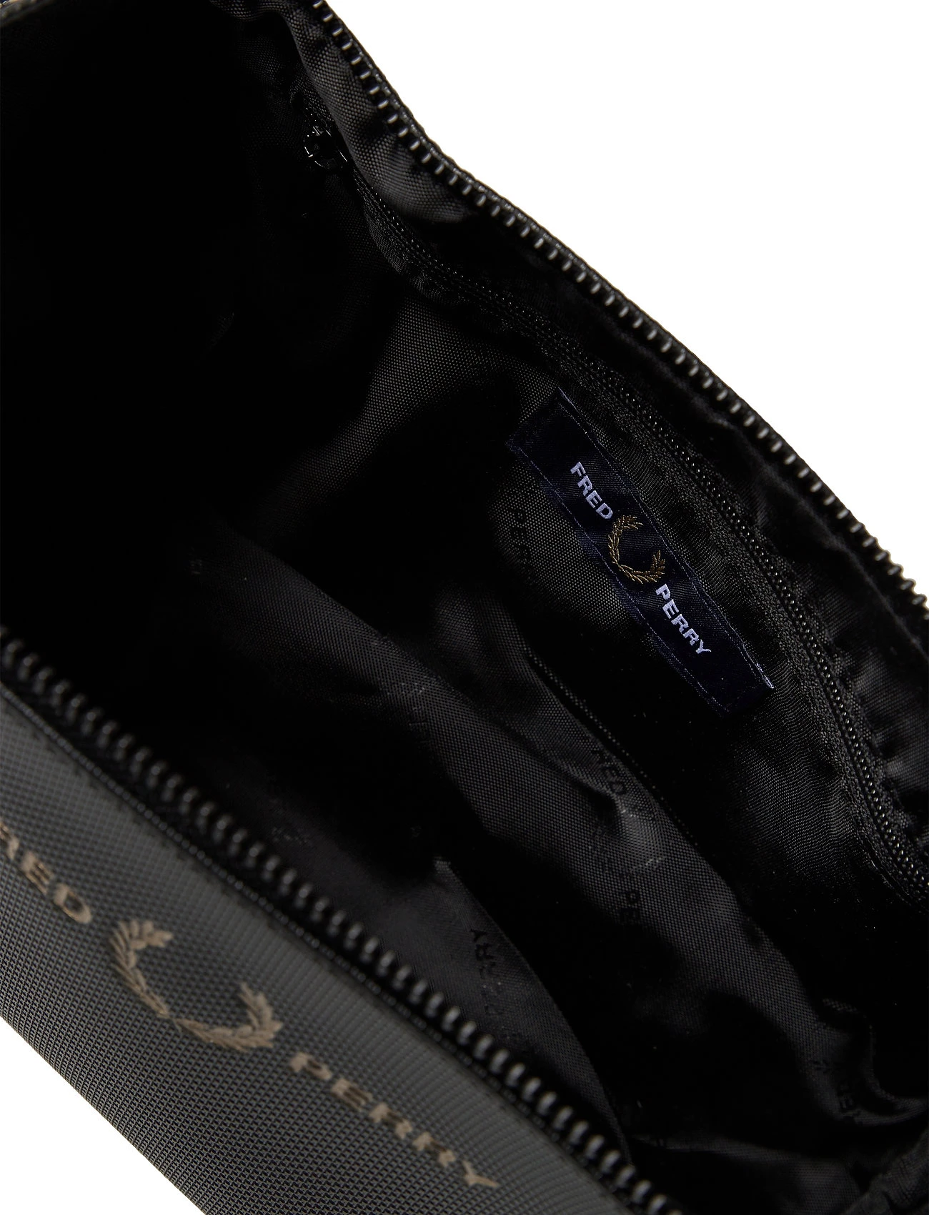 Fred Perry PIQUE TEX PU WASH BAG Toiletry Bags For Men Black 5 Fred Perry PIQUE TEX PU WASH BAG Toiletry Bags For Men Black - Image 5