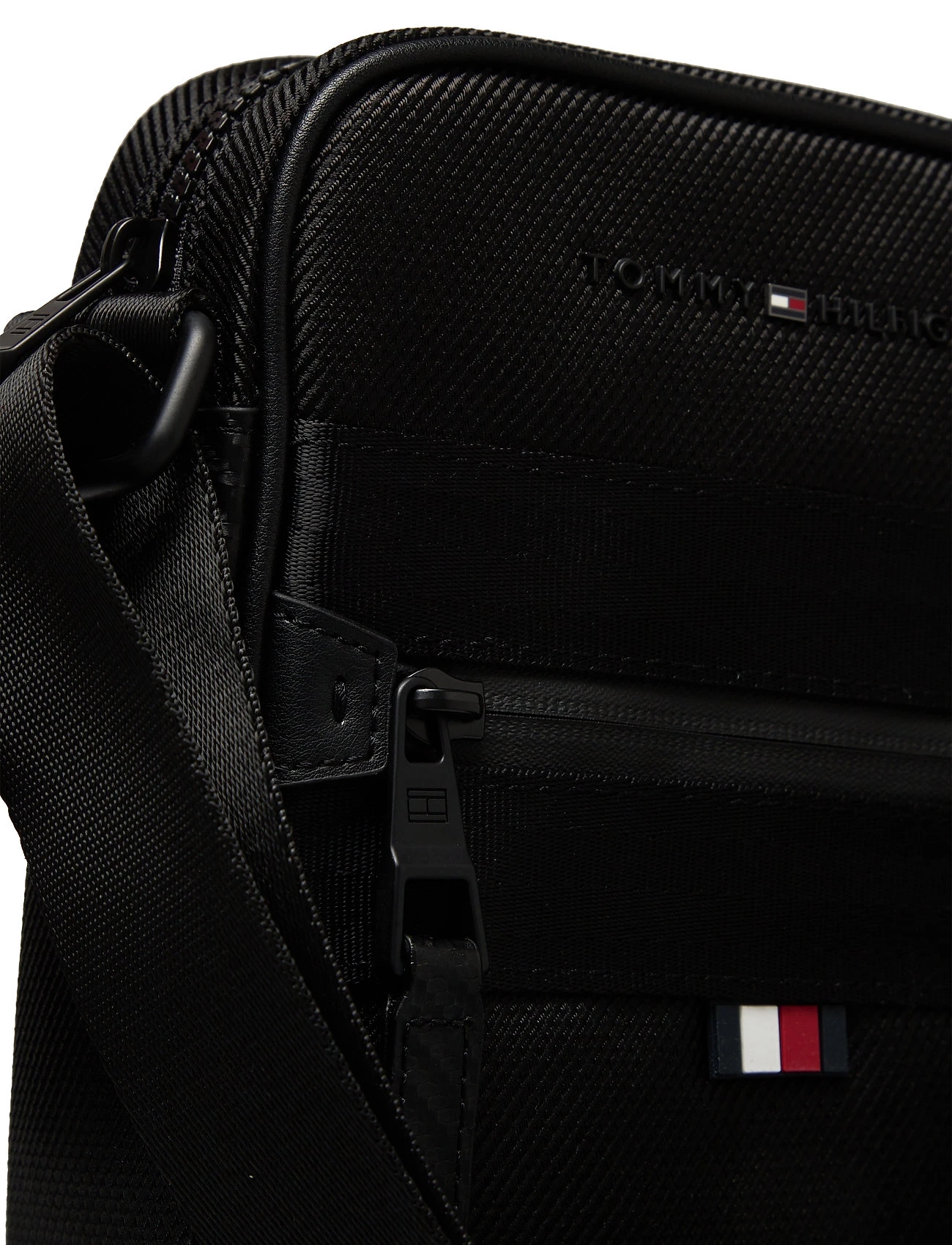 Tommy Hilfiger ELEVATED NYLON B MINI REPORTER Shoulder Bags For Men Black 4 Tommy Hilfiger ELEVATED NYLON B MINI REPORTER Shoulder Bags For Men Black - Image 4
