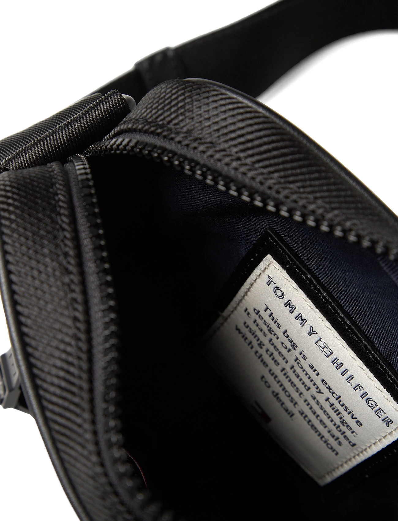 Tommy Hilfiger ELEVATED NYLON B MINI REPORTER Shoulder Bags For Men Black 5 Tommy Hilfiger ELEVATED NYLON B MINI REPORTER Shoulder Bags For Men Black - Image 5